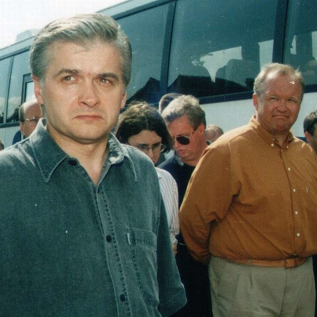 Na Opolszczyznę 7 lipca 1997 przylatuje premier Cimoszewicz. Wytyka ludziom, że nie ubezpieczyli dobytku. Potem długo mu to pamiętano.