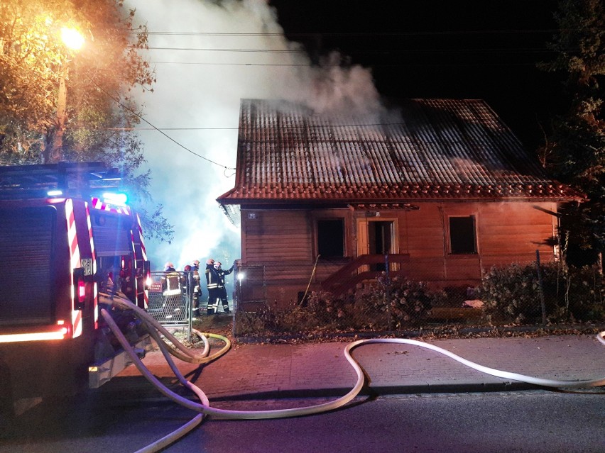 W nocy palił się budynek mieszkalny w Barcicach