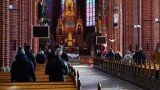 Tylu katolików w Śląskiem chodzi co niedzielę do kościoła. Oto najnowsze dane z diecezji! Sprawdź RAPORT o religijności. Zaskoczeni?