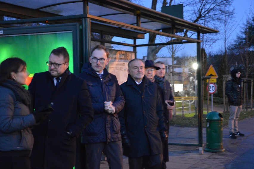 Pierwszy w Polsce kontrbuspas działa już w Gdyni. W poniedziałek 16.12.2019 przejechały nim pierwsze autobusy [zdjęcia]