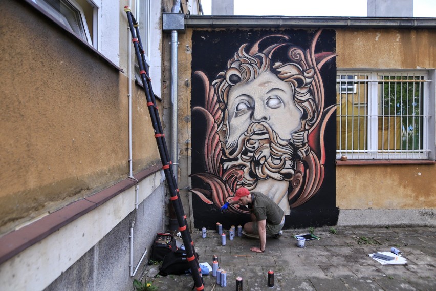Festiwal Graffiti w ZSB w Poznaniu. Artyści namalowali swoje...