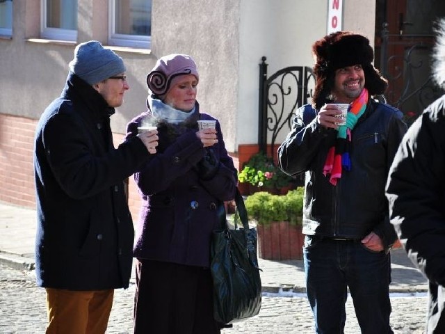 Kinga Preis, Łukasz Lewandowski i Andrea Passenti - aktorzy rozgrzewali się kawą.
