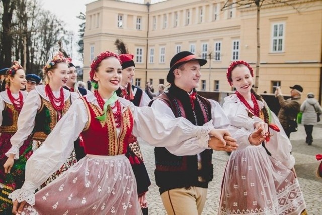 Ogólnopolskie Święto Poloneza z Zespołem "Śląsk" w Koszęcinie