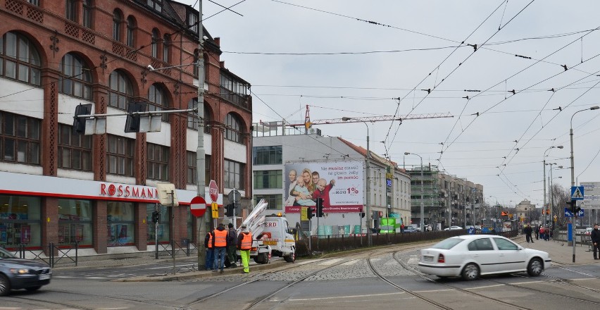 Wrocław: Zamykają Kazimierza Wielkiego, bo będą stawiać dźwig