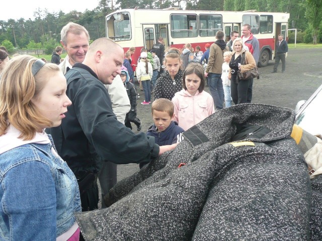 Dzieciakom bardzo spodobały się pokazy przygotowane przez stalowowolską policję