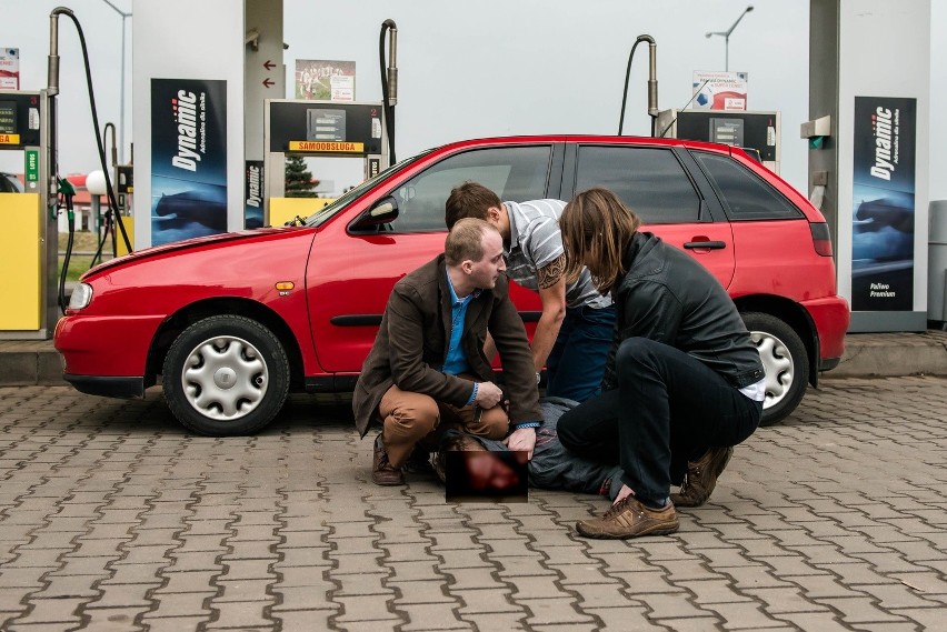 Mieszkańcy Zawiercia zatrzymali pijanego kierowcę w Stobiecku Szlacheckim [ZDJĘCIA]