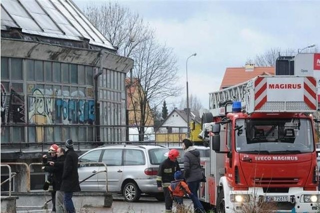 W marcu potężna wichura zerwała około 50 metrów kwadratowych blachy, pokrywającej kopułę.