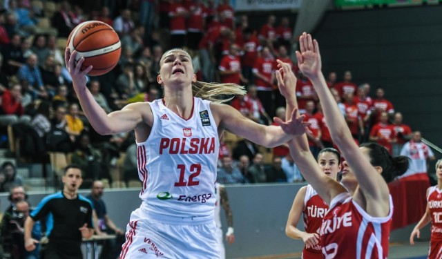 Julia Adamowicz i Liliana Banaszak (obie Enea AZS Poznań) poleciały do Rygi na dwa mecze eliminacyjne EuroBasketu 2021 z Białorusią. W zawężonej kadrze nie zmieściła się ich koleżanka klubowa, Daria Marciniak.