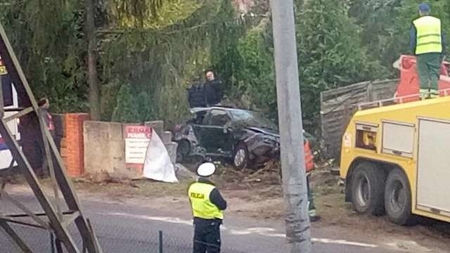 Auto zostało poważnie uszkodzone, prawdopodobnie czeka je kasacja