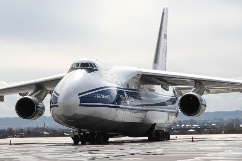 Rusłan na Jasionce. Samolot-gigant po raz kolejny na rzeszowskim lotnisku [FOTO]