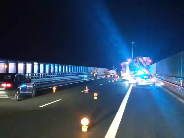 Nocne zderzenie aut na A6 między Podjuchami a Kijewem