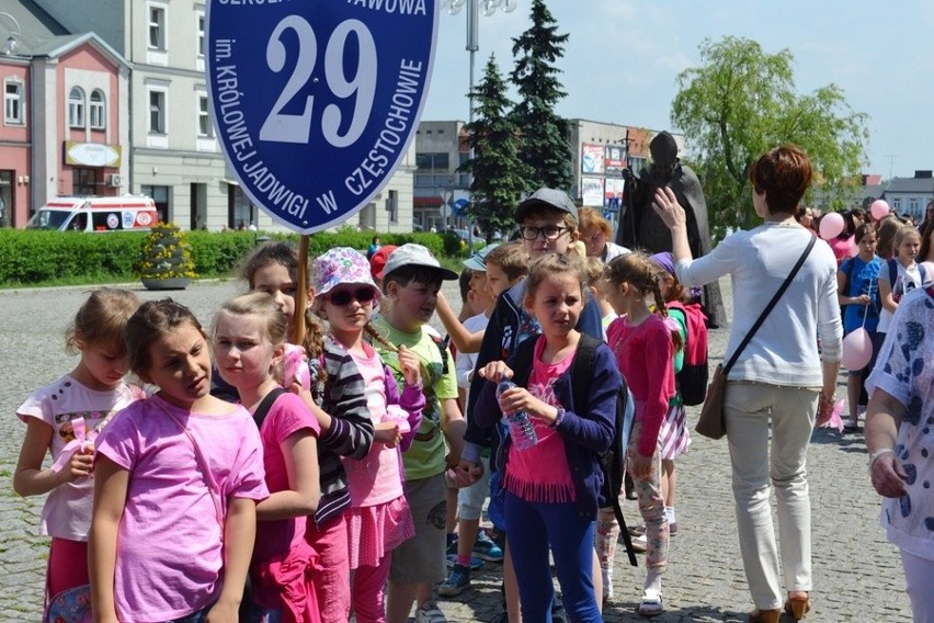 Marsz Różowej Wstążki do inicjatywa Częstochowskich Amazonek