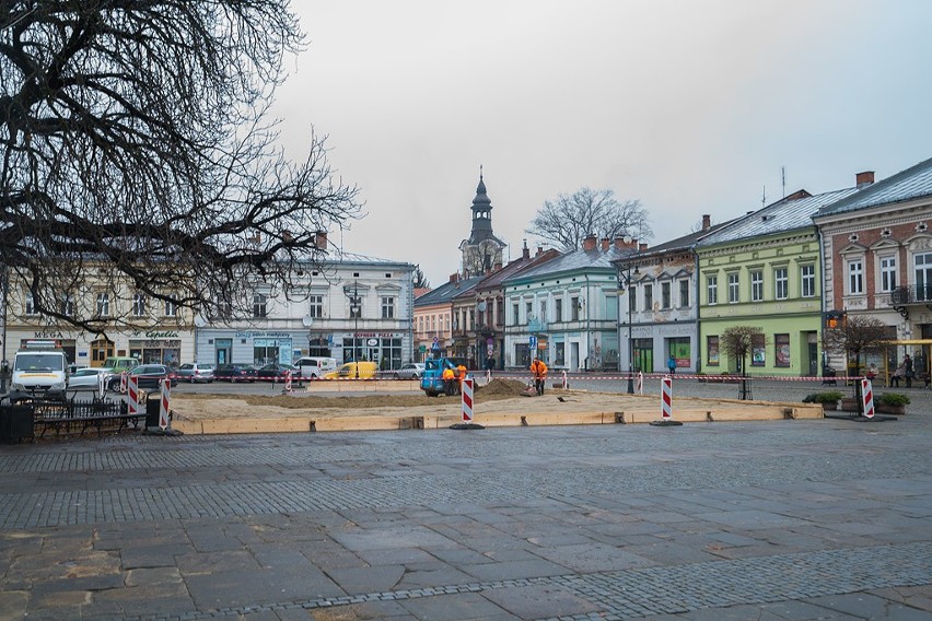 Nowy Sącz. Szykują lodowisko na Mikołajki