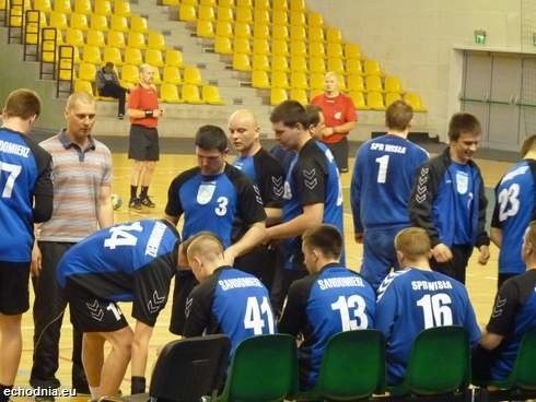 Piłkarze ręczni Wisły Sandomierz przegrali dwumecz z AZS AWF Biała Podlaska.