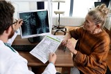 Choroby reumatyczne dotykają nie tylko seniorów. Nie lekceważ objawów, dbaj o profilaktykę