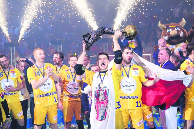 Piłkarze ręczni Vive Tauron Kielce jako pierwsi Polacy w historii wygrali Ligę Mistrzów