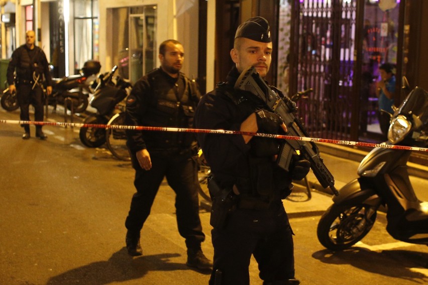 Francja: W Paryżu terrorysta ISIS zasztyletował jedną osobę. Zginął od kul policyjnych [VIDEO] [ZDJĘCIA]