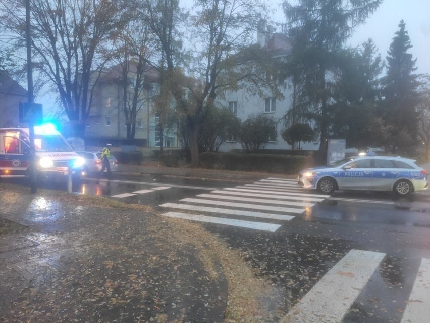 Śmiertelne potrącenie pieszej na ul. Sudoła w Oleśnicy. Na miejscu pracują służby [ZDJĘCIA]