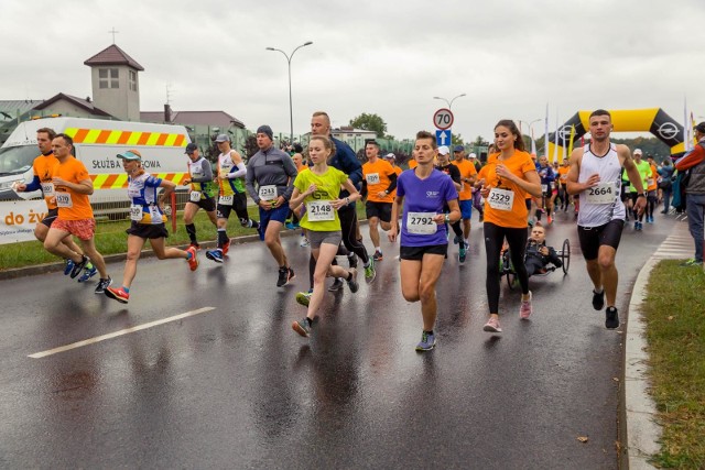 Mimo niesprzyjającej aury biegacze dali z siebie wszystk