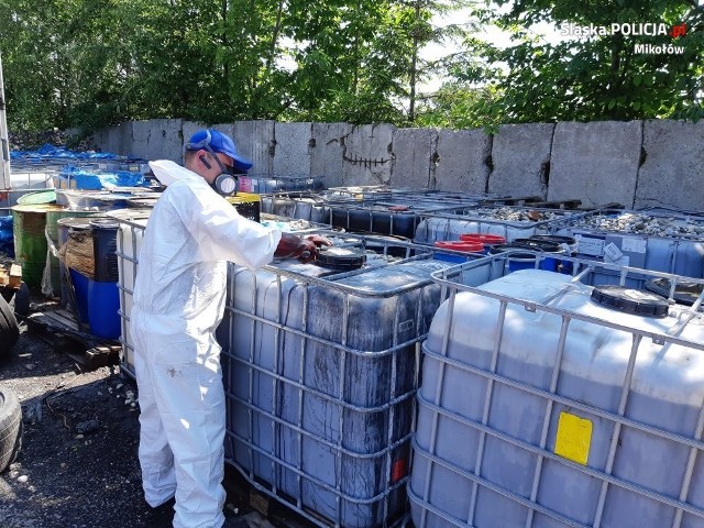 Bomba ekologiczna w Mikołowie. W czterech lokalizacjach znaleziono aż 115 tys. litrów niebezpiecznych substancji.