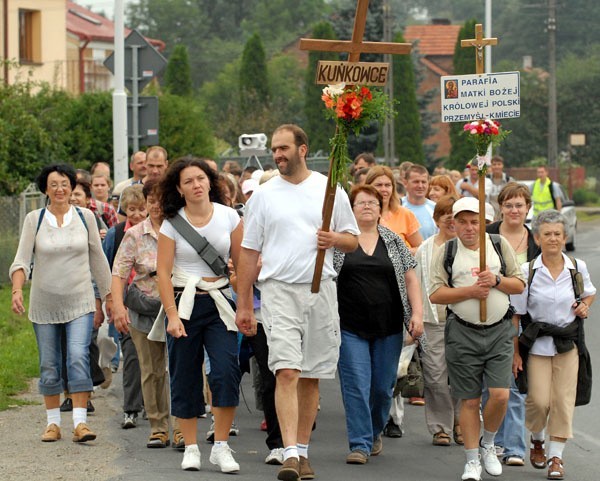 Tysiące pielgrzymów idą do Kalwarii Paclawskiej, gdzie...