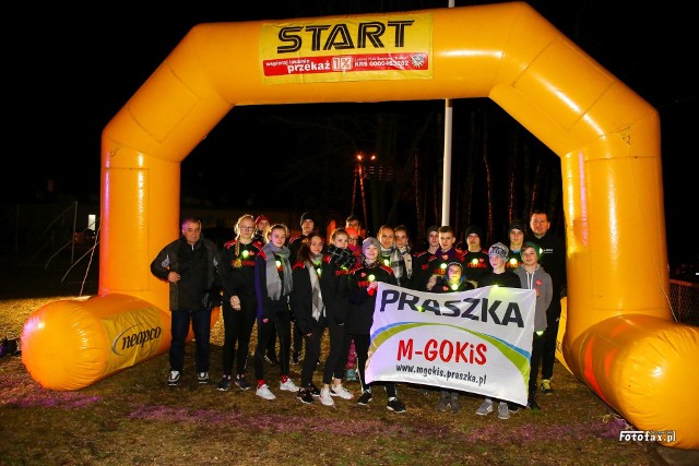 Maraton "Z Neapco na 28. finał WOŚP" na stadionie miejskim w Praszce.