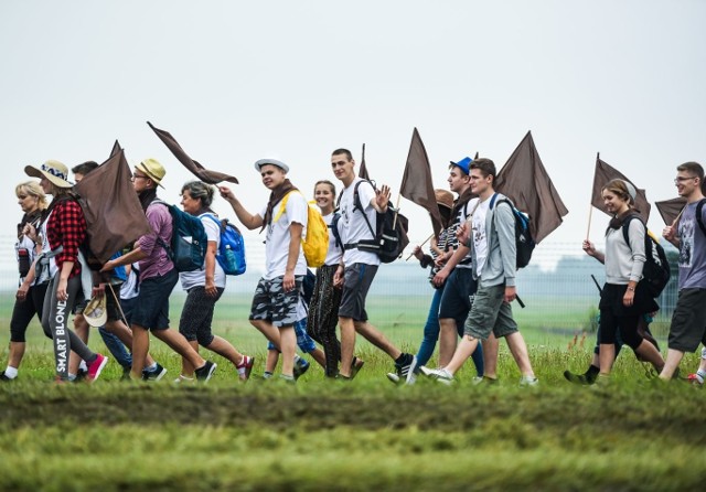 21 lipca z bydgoskiej katedry po raz kolejny wyruszyła Diecezjalna Pieszej Pielgrzymki na Jasną Górę. Pielgrzymi wraz z kapłanami – przewodnikami, rozpoczęli wspólną wędrówkę. INFO Z POLSKI 20.07.2017 - przegląd najciekawszych informacji ostatnich dni w kraju