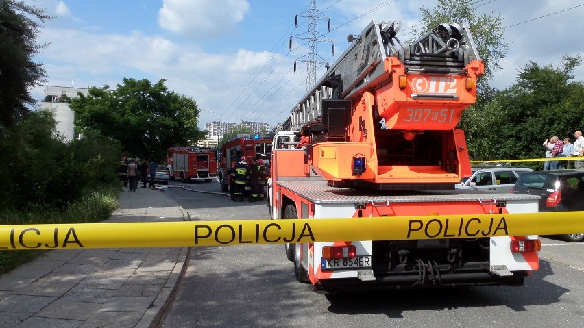 Kraków: wybuch piecyka na os. Oświecenia. Jedna osoba ciężko ranna [ZDJĘCIA]