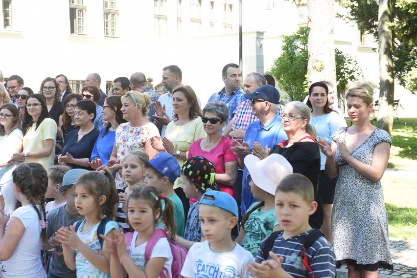 Dziś (19.05) przy ulicy Fredry 8 w Toruniu odbyło się...