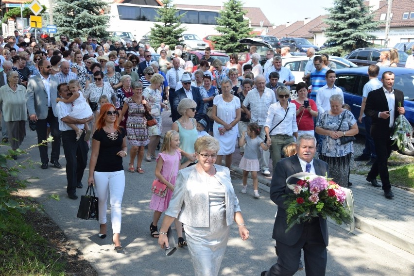 Hołd dla 30 ofiar pacyfikacji Radwanowic w miejscu kaźni hitlerowskiej. Wspomnienia bestialskiego mordu [ZDJĘCIA] 