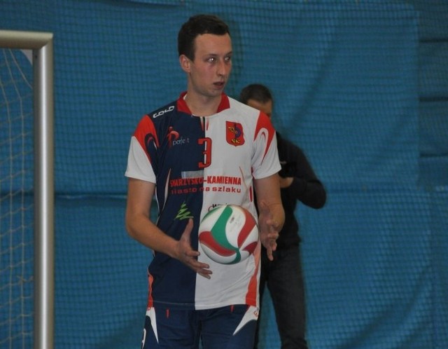 Piotr Brojek w meczu z Avią zastąpił na parkiecie grającego trenera STS Łukasza Kruka.