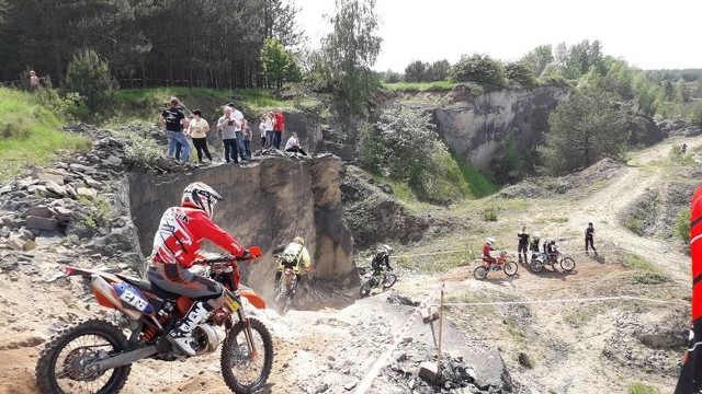 Tak wyglądała rywalizacja w majowych zawodach Pucharu Południowej Polski w cross country w Smredynie, w powiecie staszowskim. W Łukowej zapowiadają się podobne emocje.