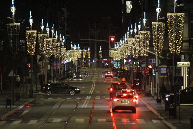 Gliwice stroją się na święta: miasto już rozświetlone.Zobacz kolejne zdjęcia. Przesuwaj zdjęcia w prawo - naciśnij strzałkę lub przycisk NASTĘPNE