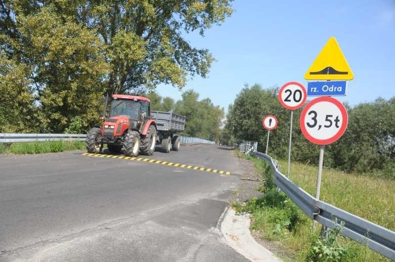 Bierawa-Cisek. Tragiczny stan mostu na Odrze