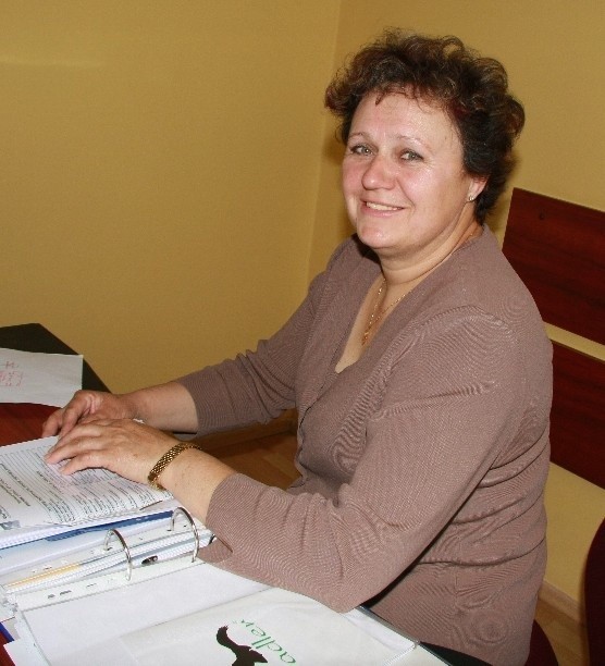Maria Górna-Bobrowska ma 51 lat. Mieszka w Trzcielu. Dyrektorem PCPR jest od 2000 r.