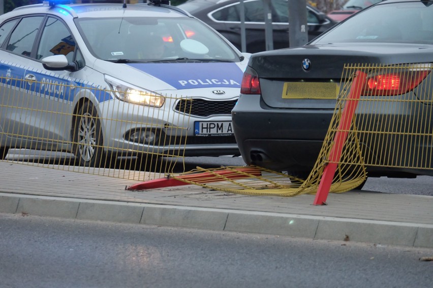 BMW uderzyło w nieoznakowany radiowóz na ul. Antoniuk...