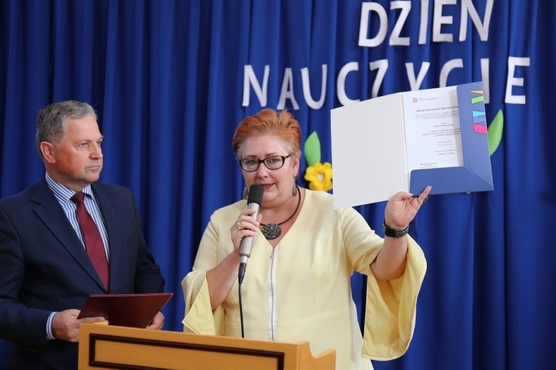 Życzenia dla nauczycieli i promesa w Dzień Edukacji Narodowej w Kalwarii Zebrzydowskiej