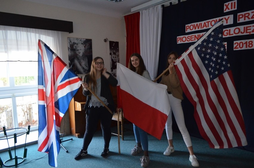 Uczniowie z powiatu koneckiego wzięli udział w konkursie piosenki anglojęzycznej 