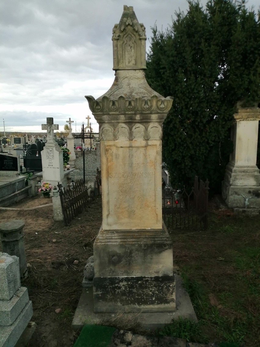 Na odnowę czeka jeszcze wiele grobów na cmentarzu w...