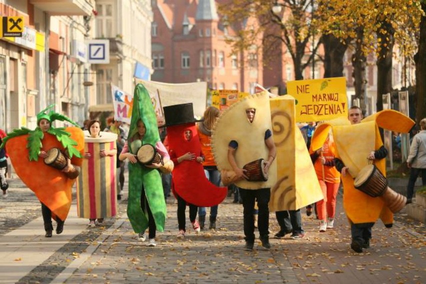 Aby zaapelować do mieszkańców o niemarnowanie żywności,...