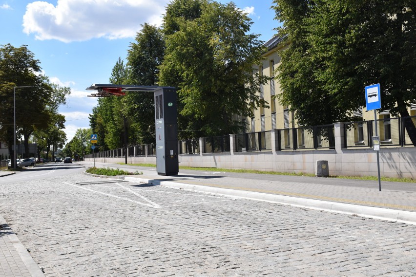 Na ul. Prószkowskiej autobusy będą doładowywane podczas...