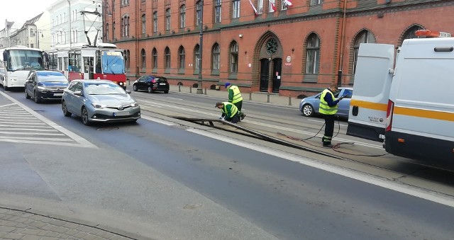 Zdjęcie archiwalne - naprawa wygiętej szyny (maj 2020 roku)