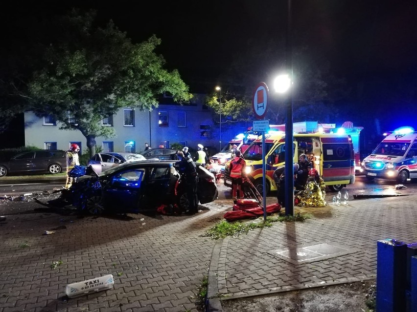 Tragiczny wypadek przy ul. Rybnickiej w Gliwicach. Pięć osób poszkodowanych 