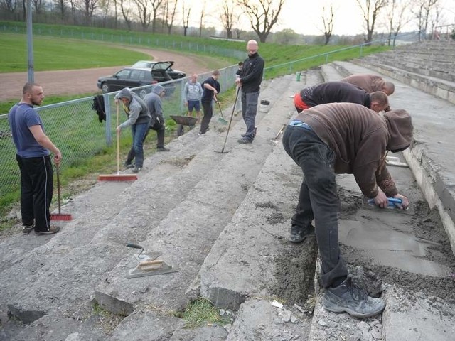 Kibice remontują stadion czwartoligowej Polonii Przemyśl