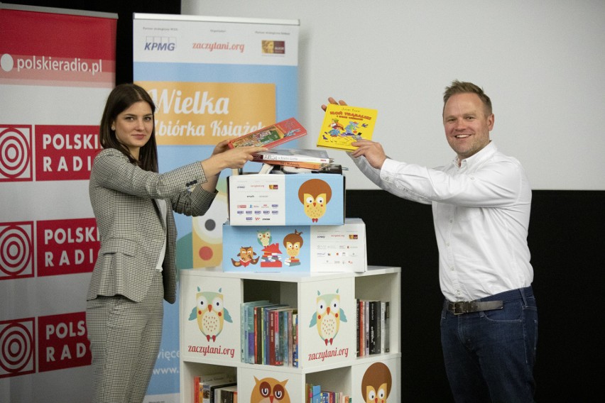 Kraków. Fundacja Zaczytani.org rozpoczęła zbiórkę książek, które trafią do szpitalnych bibliotek