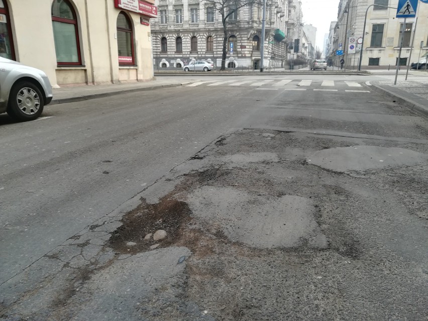 Usuwanie dziur w ulicach kosztowało już 100 tys. zł, ale tego nie widać...Stan ulic jest tragiczny!
