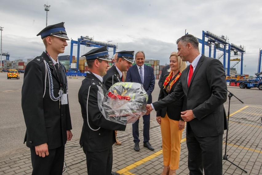 Terminal DCT. Przekazanie sprzętu strażakom z OSP Raduń...