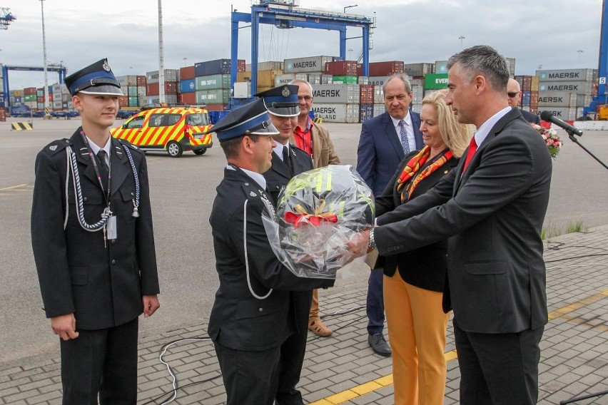 Terminal DCT. Przekazanie sprzętu strażakom z OSP Raduń...