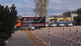 WORD Białystok organizuje bezpieczne egzaminy na prawo jazdy od rana do nocy. Przyjeżdżają kursanci z całej Polski (zdjęcia)