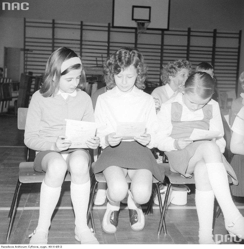 1974 r. Zakończenie roku szkolnego w Szkole Podstawowej nr...